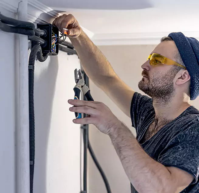 Why Pinecrest, FL Homeowners Choose Pinecrest Air Duct Cleaning Pro for HVAC UV Light Installation?